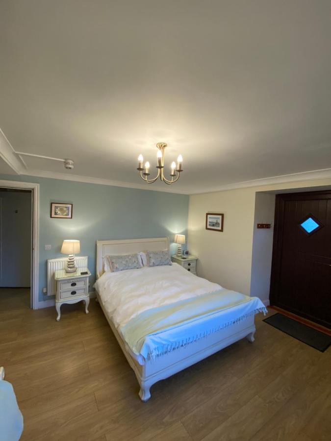 Blackthorn Farm Bed and Breakfast Holyhead Buitenkant foto