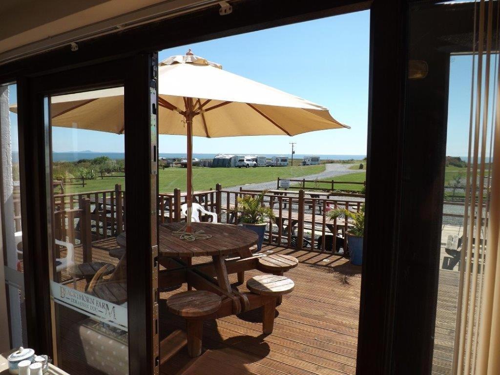 Blackthorn Farm Bed and Breakfast Holyhead Buitenkant foto
