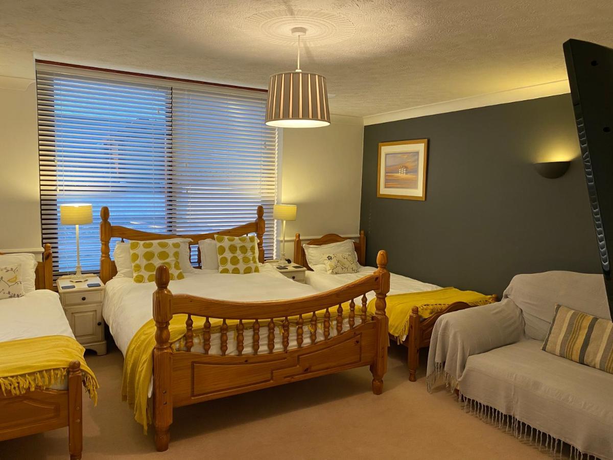 Blackthorn Farm Bed and Breakfast Holyhead Buitenkant foto