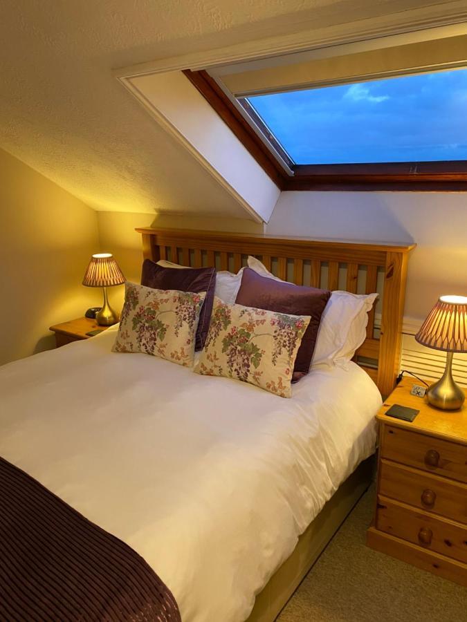 Blackthorn Farm Bed and Breakfast Holyhead Buitenkant foto