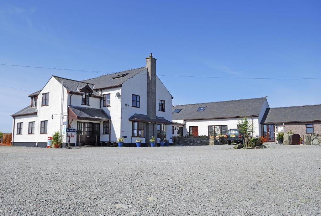 Blackthorn Farm Bed and Breakfast Holyhead Buitenkant foto