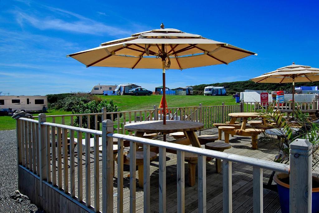 Blackthorn Farm Bed and Breakfast Holyhead Buitenkant foto