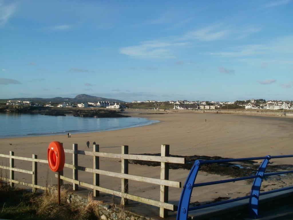 Blackthorn Farm Bed and Breakfast Holyhead Buitenkant foto