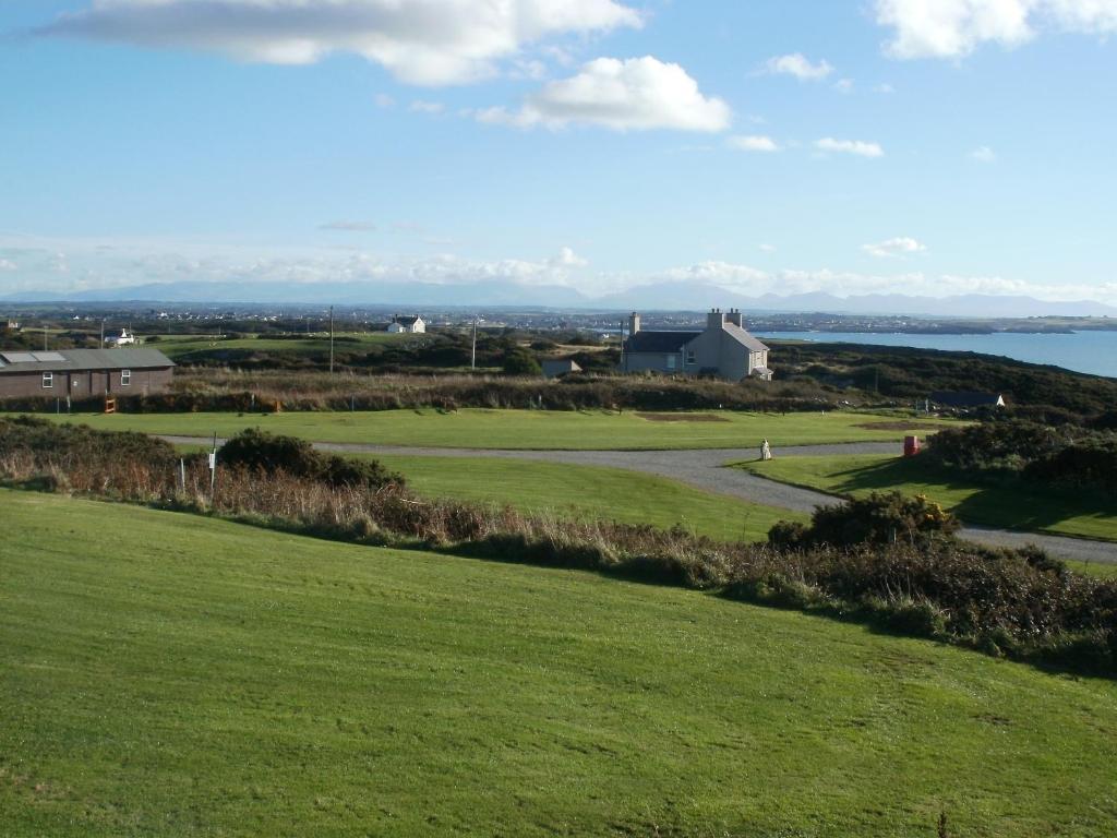 Blackthorn Farm Bed and Breakfast Holyhead Buitenkant foto