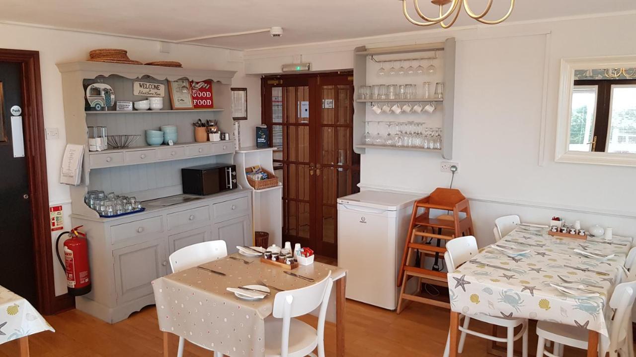 Blackthorn Farm Bed and Breakfast Holyhead Buitenkant foto
