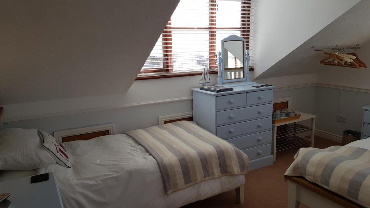 Blackthorn Farm Bed and Breakfast Holyhead Buitenkant foto