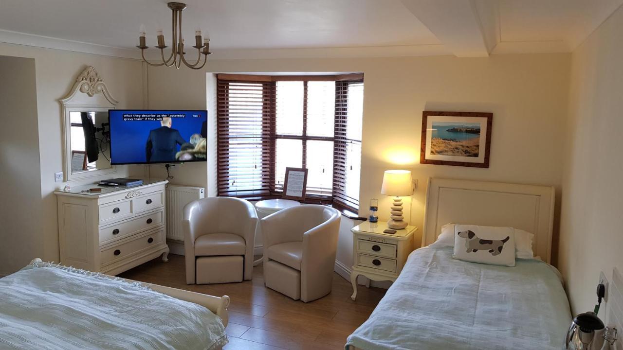 Blackthorn Farm Bed and Breakfast Holyhead Buitenkant foto